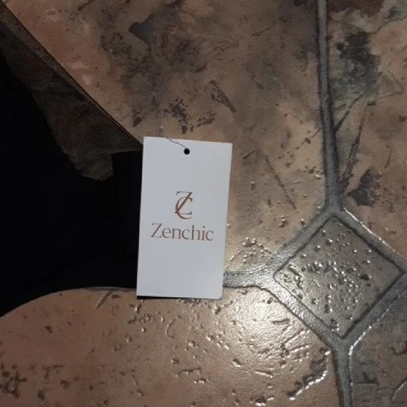 Elegant Black Lace Bra - Picture 8 of 8